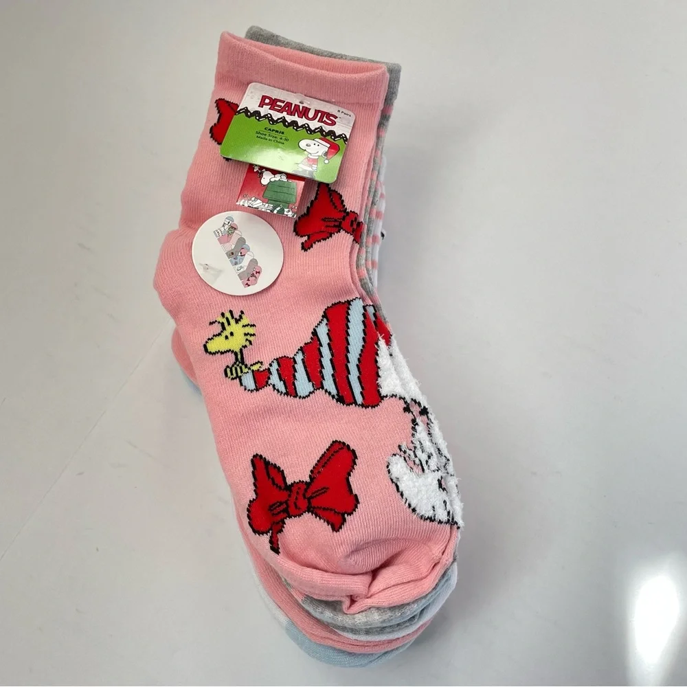 Peanuts Snoopy Women’s Capris Christmas Socks Set of 8 pairs Shoe Sz 4-10 NWT